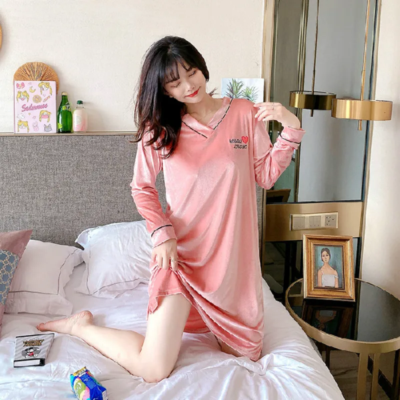 

2021Women's Home Wear Autumn and Winter Women's Nightdress Gold Velvet V-neck Long-sleeved Nightwear Sexy Sleepwear Sleep Tops