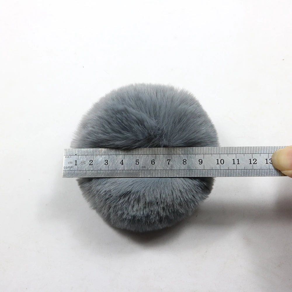 Шарик из искусственного меха кролика Рекс 10 см | Дом и сад