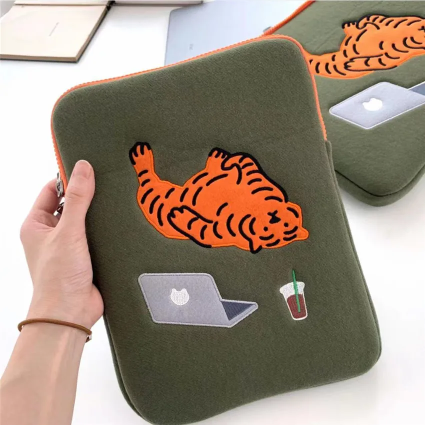 13 green tiger laptop tablet case bag for macbook ipad pro retina 9 7 10 8 11 14 15 15 6 inch notebook huawei ipad sleeve bag free global shipping