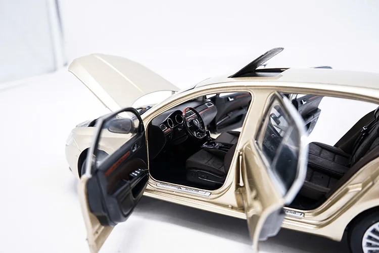 1:18 Skoda Superb сплав модель автомобиля статические металлические модельные автомобили оригинальная коробка для коллекции подарков