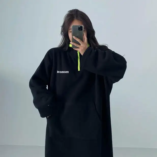 

South Korea East Gate stand collar contrast chest lettering long personalized split fleece dress