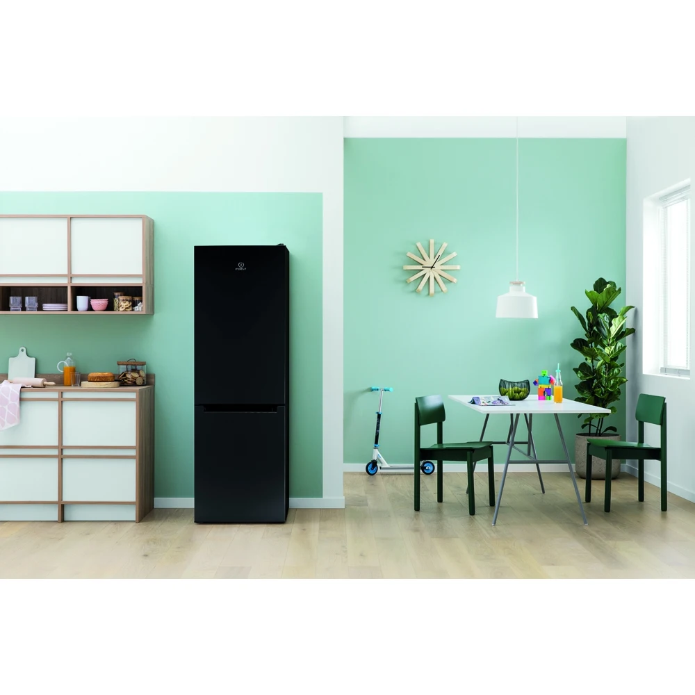 Двухкамерный холодильник Low Frost Indesit DS 4180 B |