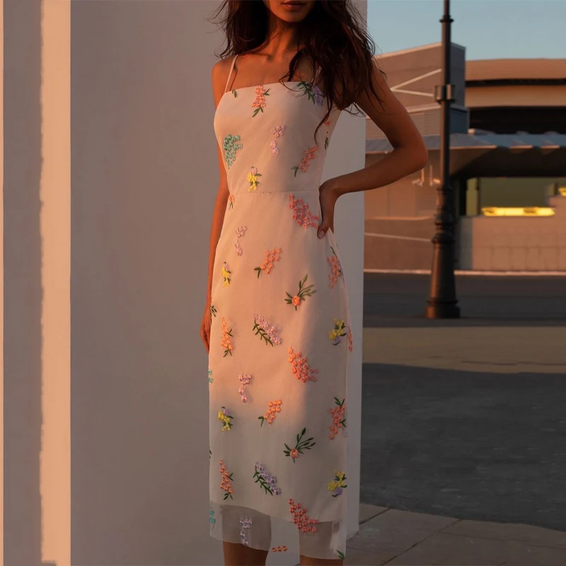 

2021 Summer New Style Ladies Elegant Embroidery Sleeveless Suspenders Fashion High Waist Tight-fitting Women's Mid-length Party