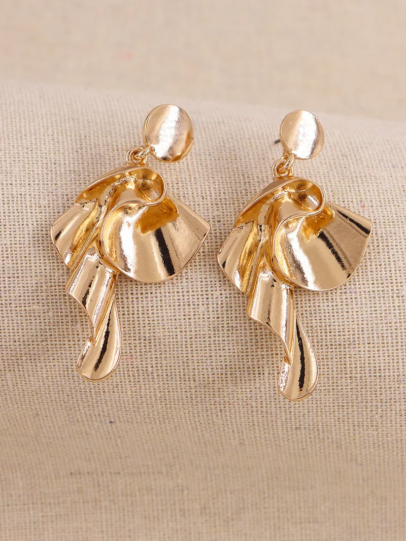 

2020 New European and American Earrings Big Wholesale Earrings for Women Girls Hanging Dangle Irregular Geometric Earring Gift
