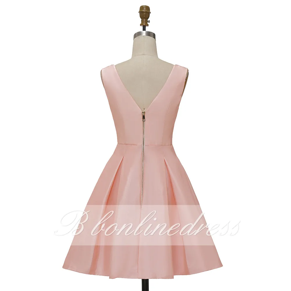 Розовое атласное платье для выпускного вечера вечернее короткое без рукавов с