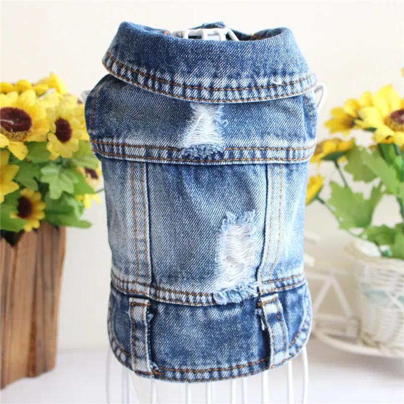 

Luxury Designer Pet Dog Clothes Dog Jeans Jacket Dog Denim Clothes New Cute Face Blue Denim Coat Vest Holes Vest Dog Vest