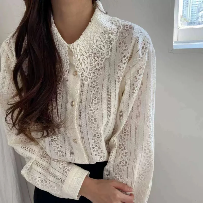 

2021 Spring Lace Shirts Woman Fashion Peter Pan Collar Lace Long Sleeve Joker Korean Blouse Single Breasted Tops Female 12722
