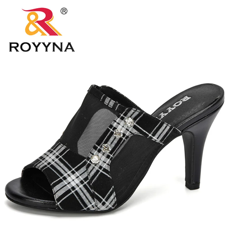 Новинка 2020 дизайнерские марлевые тапочки ROYYNA летние на плоской подошве женские