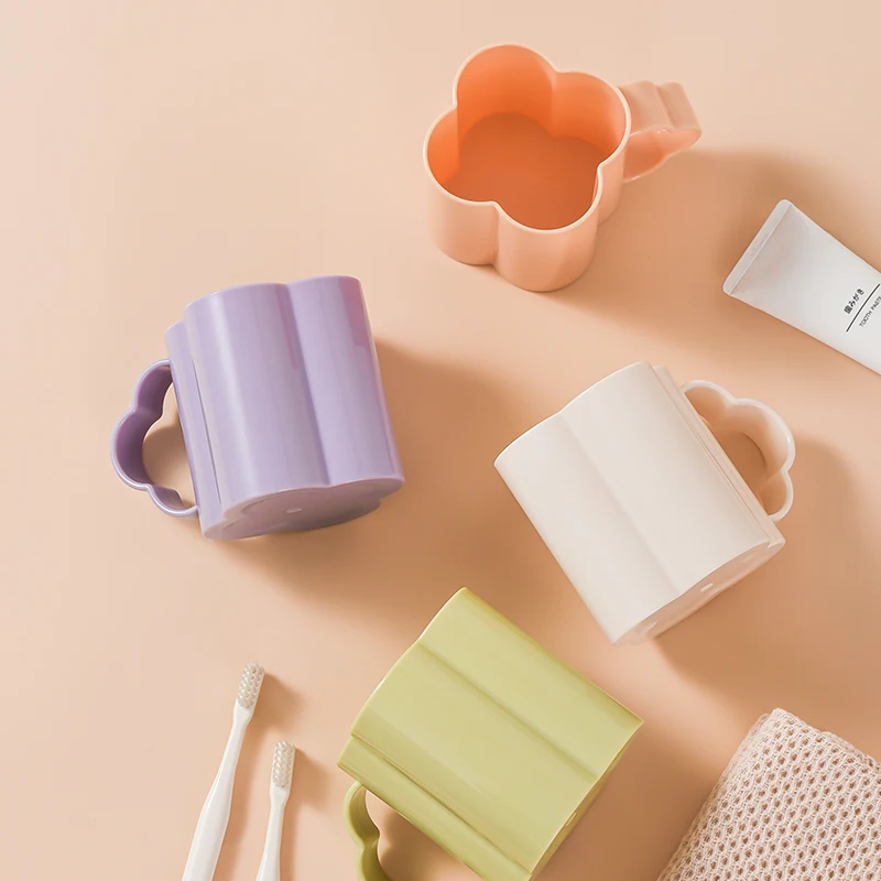 

Simple Travel Nordic Flower Shape Mouthwash Cup with Handle Children Brushing Cup Toothbrush Cup Bathroom Accessories