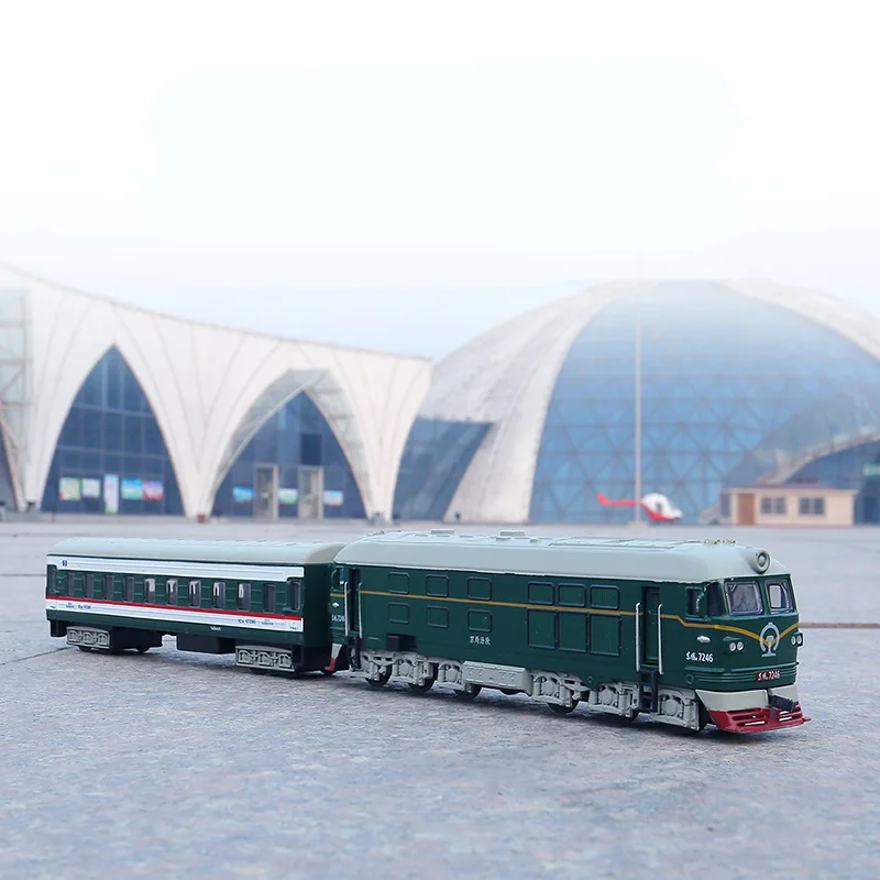 Классический Ностальгический 1: 87 Dongfeng 7246 модель сплава поезда звук и свет
