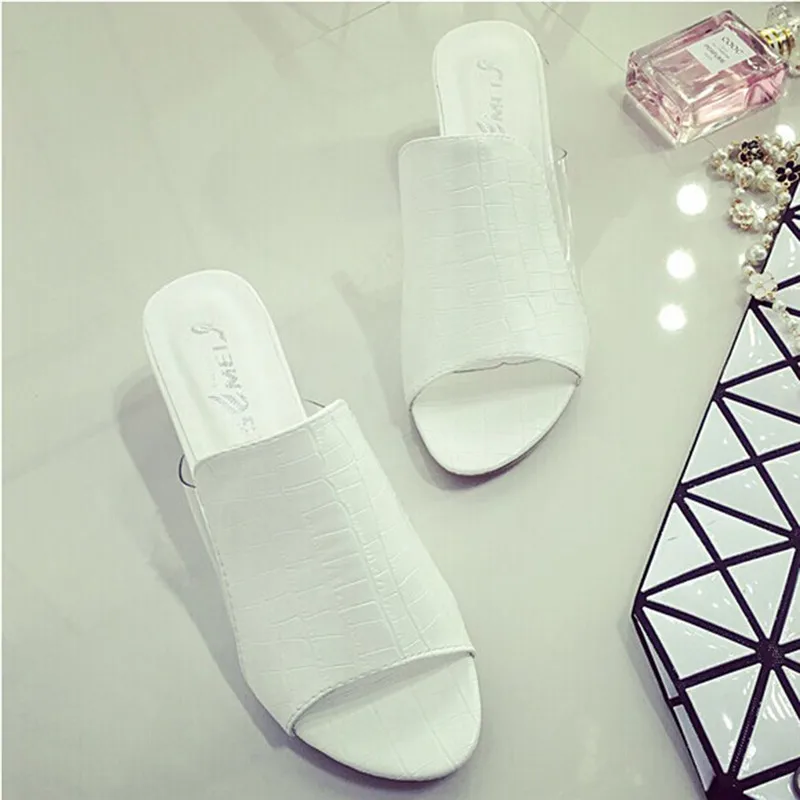 

Women Fashion Summer Crystal Sandals Rhinestone Heels Open Toe Shoes Woman Colorful Ladies Beach Flip Flops Slides