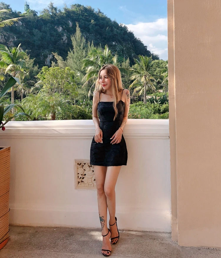 Женское винтажное платье с цветочной вышивкой облегающее мини на бретелях