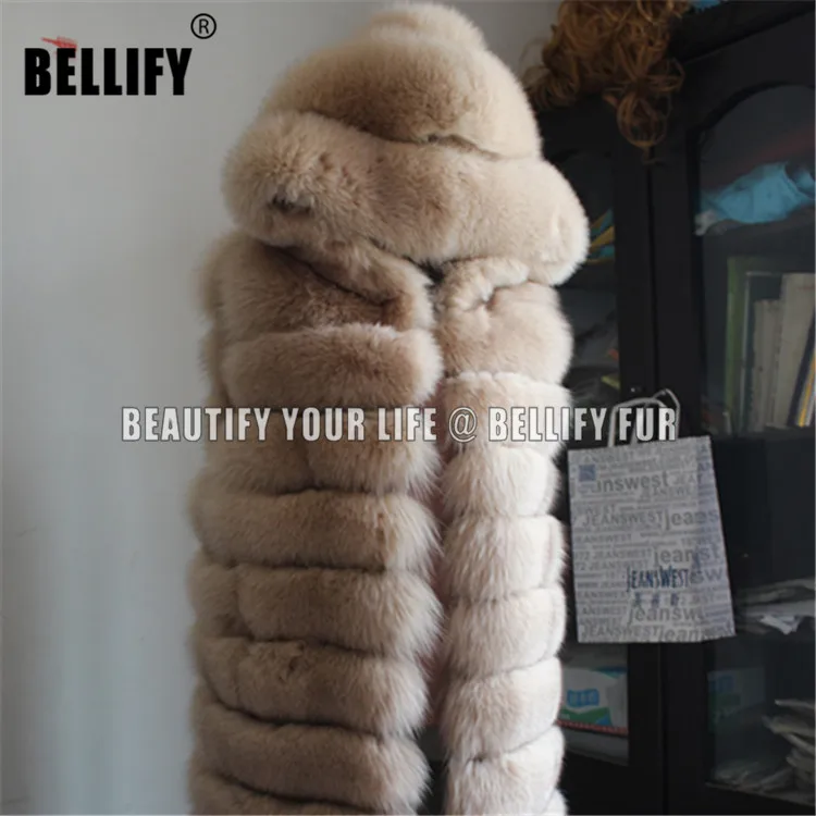 Женское зимнее пальто в русском стиле бежевого и белого цвета натуральный Лисий