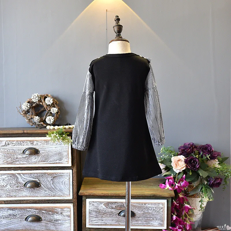 Платье детское хлопковое в полоску с круглым вырезом и длинным рукавом | Детская