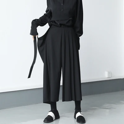 С завышенной талией записная книжка ПЕРЕПЛЕТОМ с плотно прилегает к телу прямые