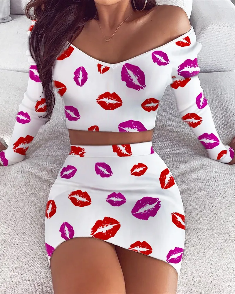 Комплект из укороченного топа и юбки с принтом губ | Женская одежда