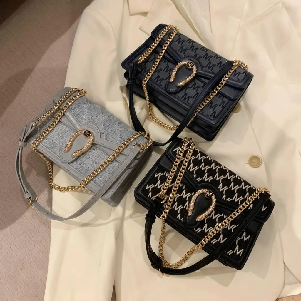 

Wine is the size of the chain of female bag in the summer of 2021 the new hot style fashion single shoulder bag