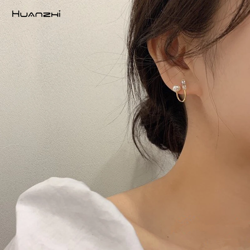 HUANZHI корейская S925 Серебряная жемчужина; стразы; хрусталь спиральная кривая маленькие коммутационные металлические серьги-гвоздики для женщин девочек