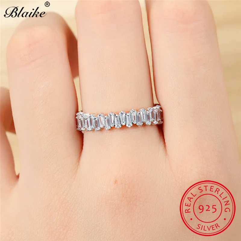 Минималистский нерегулярные прямоугольник с украшением в виде кристаллов