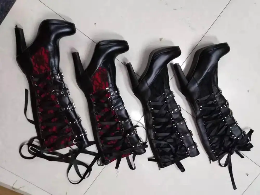 Ботинки в средневековом стиле Винтажные ботинки на высоком каблуке с заклепками