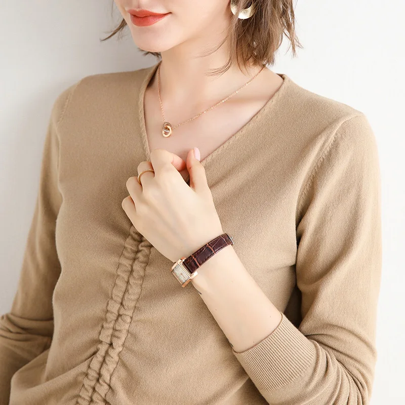 Женский кашемировый свитер облегающий с V-образным вырезом и длинным рукавом