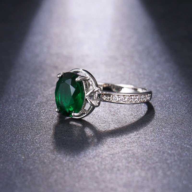Классическое роскошное большое зеленое овальное кольцо с кубическим цирконием