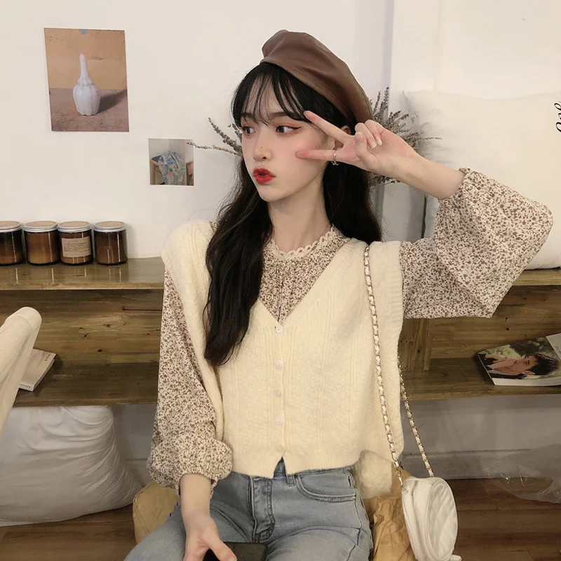 

Модный костюм, новинка 2021 года, топ с рукавами-пузырями и разбитыми цветами, Осенний складной вязаный жилет, женский жилет, комплект из двух ...