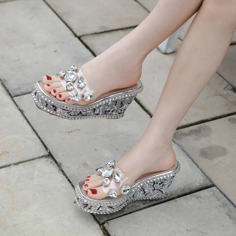 

Korean version of net red slope heel thick bottom waterproof platform with water drill in summer of 2019