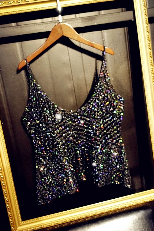 

2021 summer sequined small suspenders ins super hot European and American style sexy hollowed out and thin vest trend