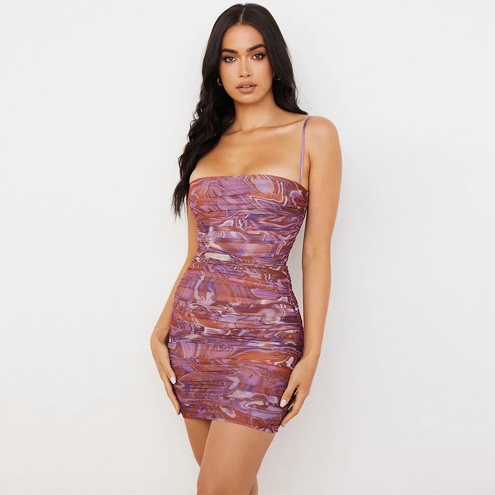 

Женское летнее облегающее платье на бретелях-спагетти с принтом