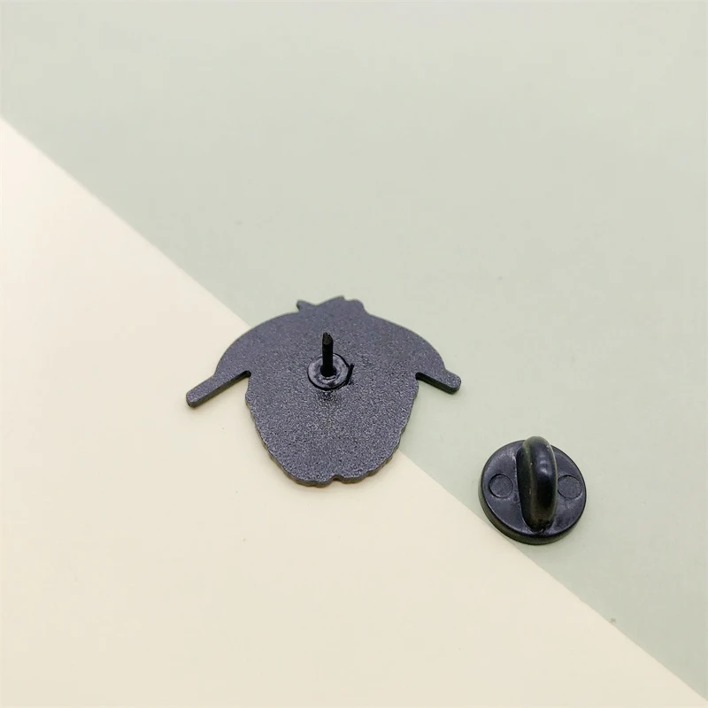 Женская эмалированная брошь-значок в стиле панк |