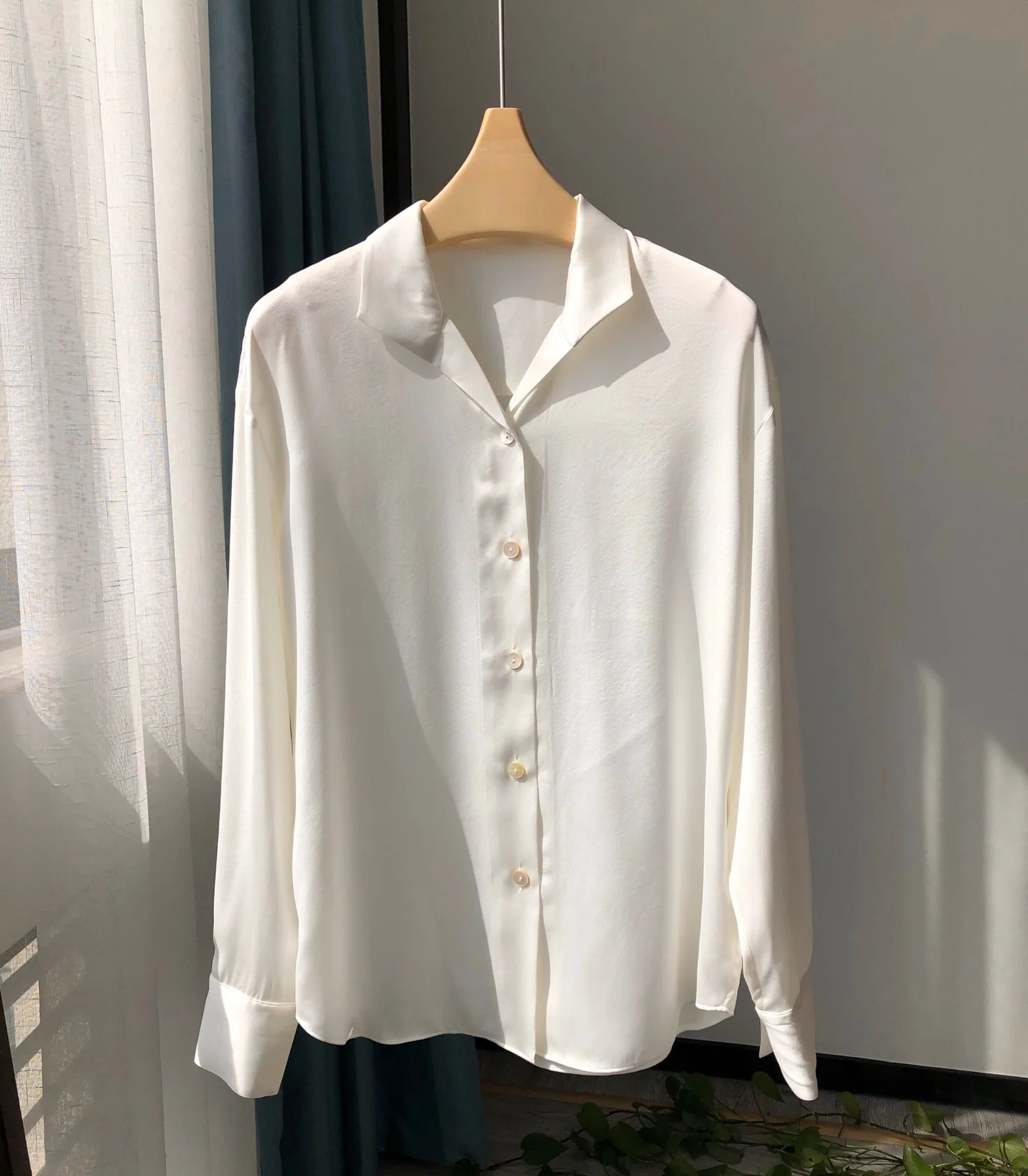 

100% Silk Shirts Brand Fashion Women High Spring Autumn Vintage Elegant Gorgeous Loose Long-Sleeved Silk Satin Shirt Blouse