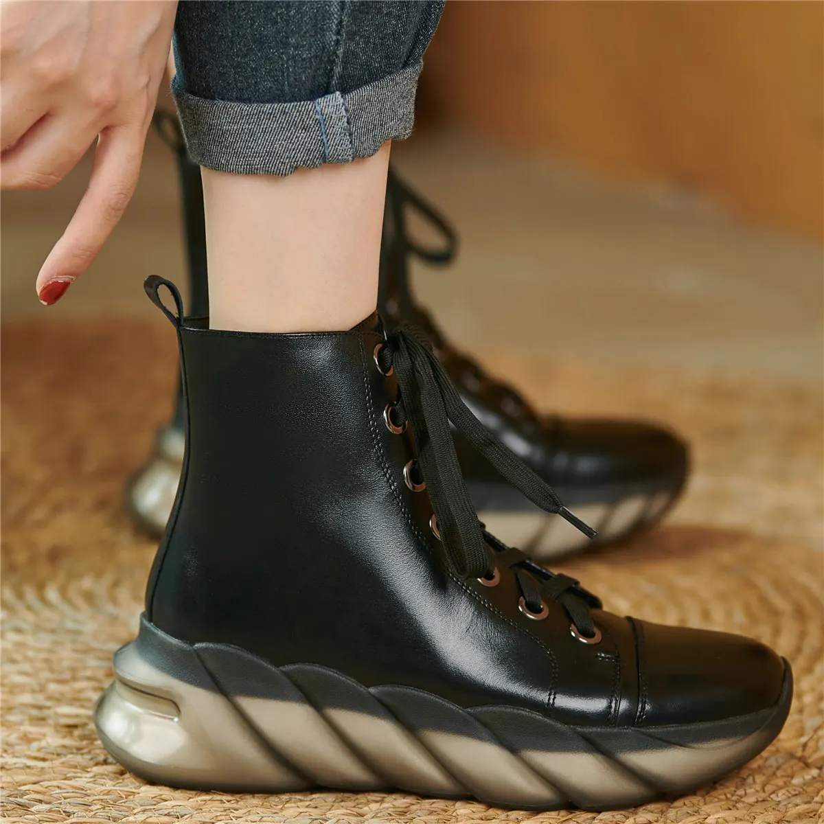 

Platform Oxfords Shoes Women Lace Up Genuine Leather Med Heel Riding Boots Female Hi-Top Round Toe Fashion Sneakers Casual Shoes
