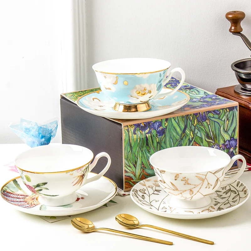 Золотой обод дизайн дешевые три цвета чайные чашки Наборы Керамические и с