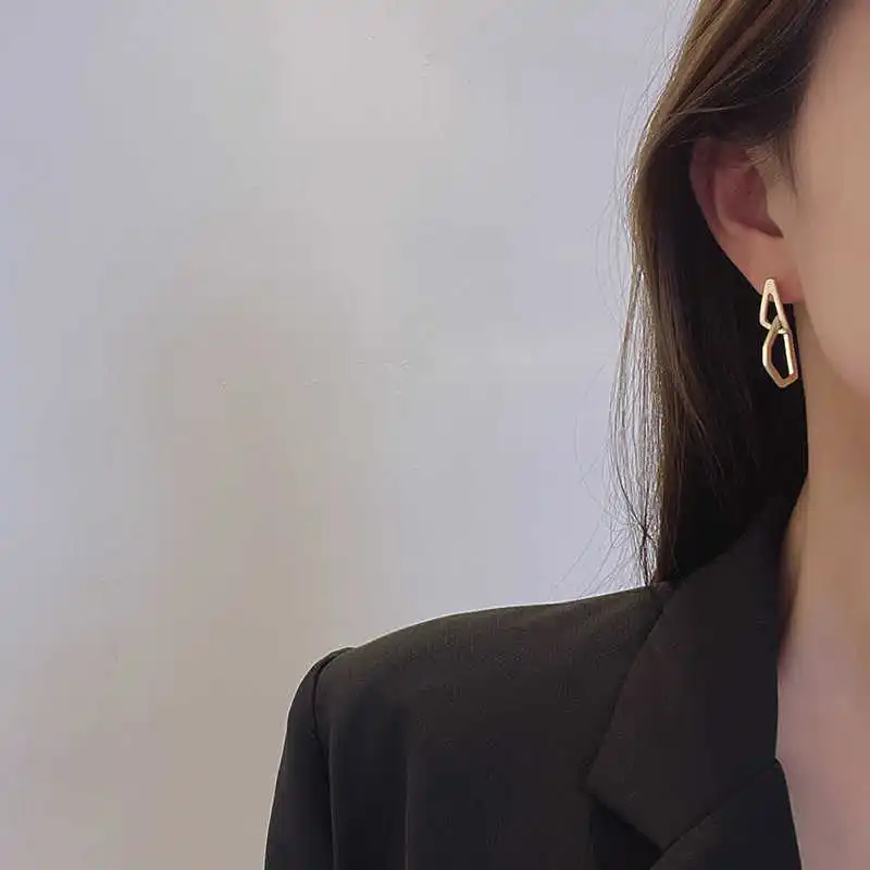 

Cool Style Irregular Personalized Ear 2021 Office Low Price Earrings for Women Girls European Party