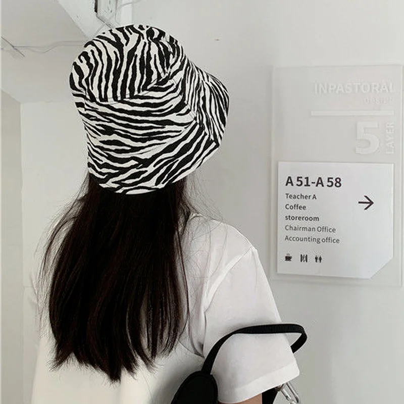 Панама женская солнцезащитная модная в стиле ретро с полосками зебры для