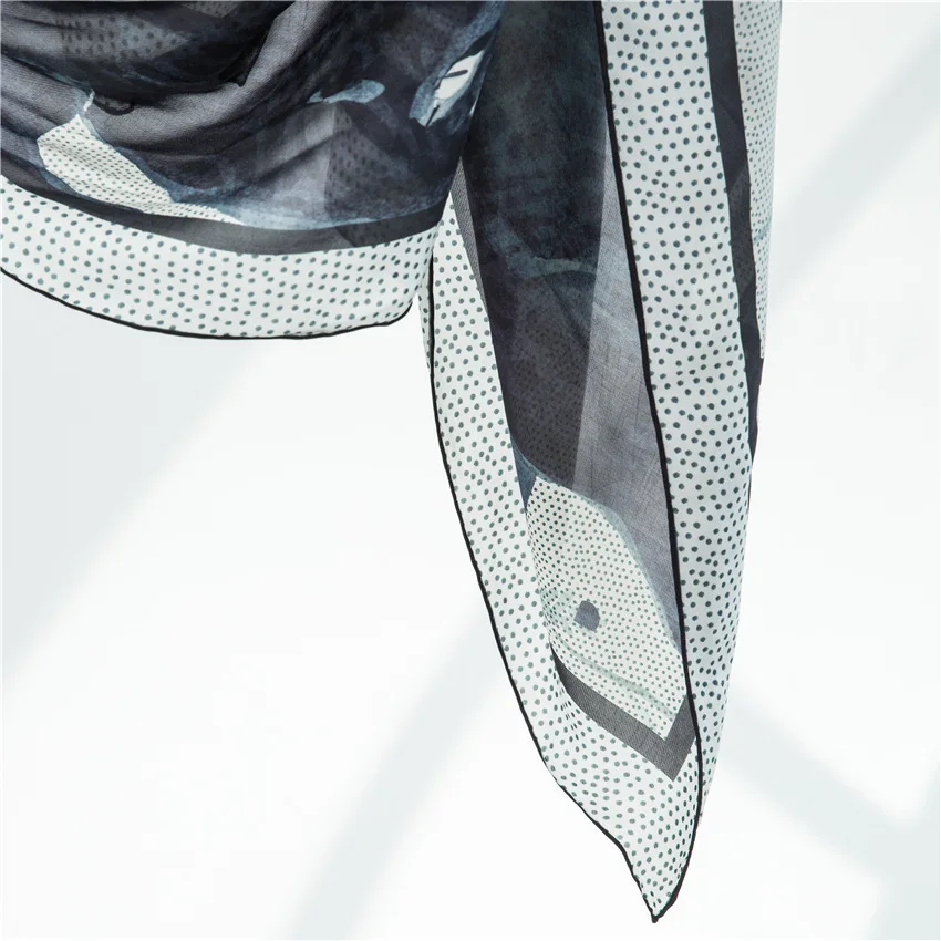 

135*135cm Fashion New Ladies Silk Scarf Big Square Scarf Retro Elegant Mulberry Silk Silk Scarf Sunscreen Shawl