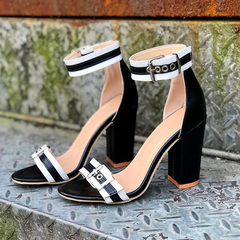 

Women Vintage Sandals PU Retro Pumps Metal Dec Ankle Buckle Strap Summer Woman Thick Heels Black Shoes Ladies Cover Heels Female