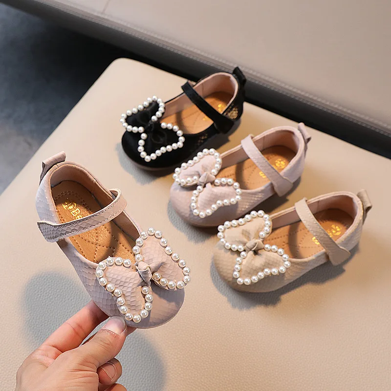 

New Princess Sweet Shoes Black Leather Shoes Spring and Autumn Bow Pearl Children Shoes Toddler Soft Bottom Girls Single Shoes