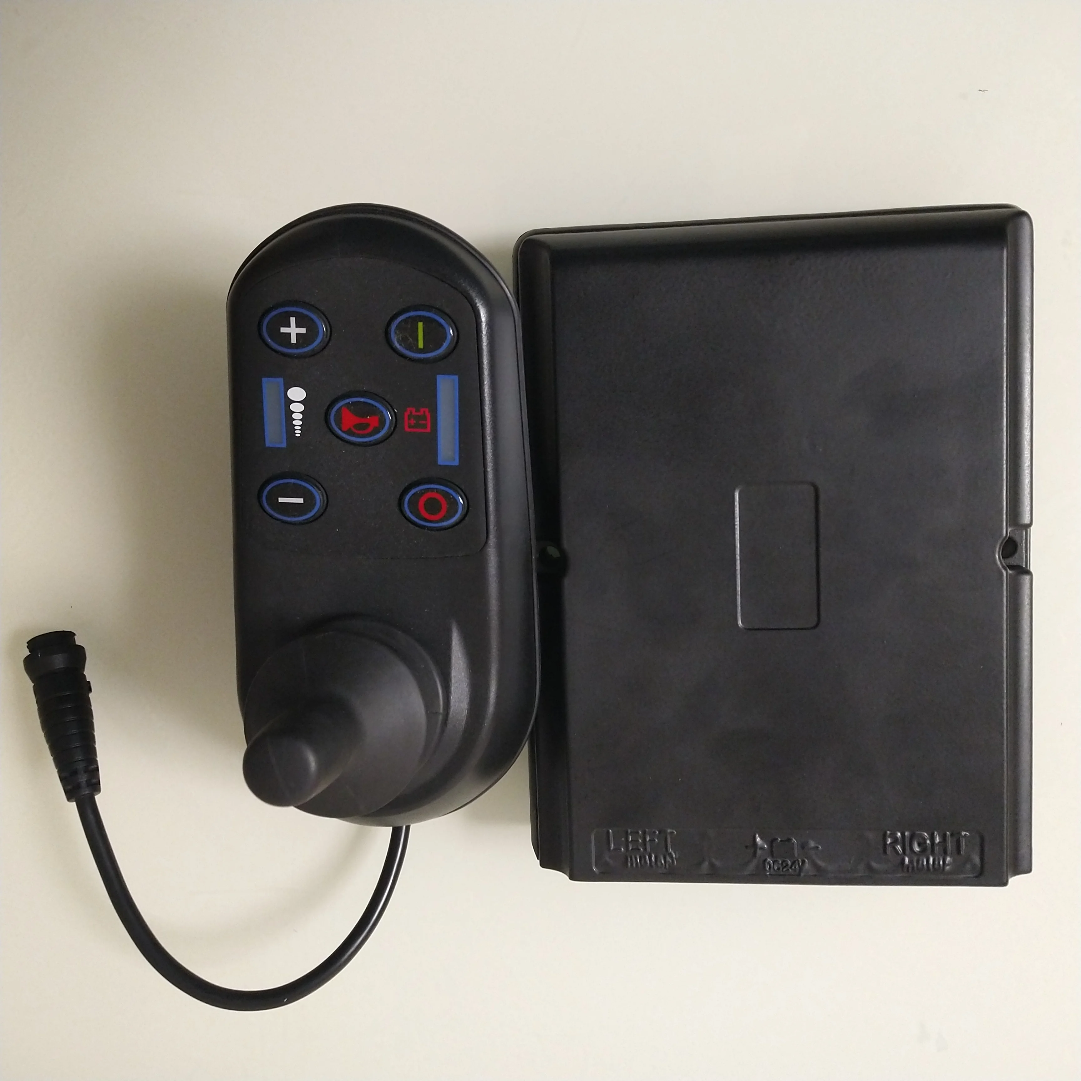 Бесщеточный контроллер для электрической инвалидной коляски и джойстик