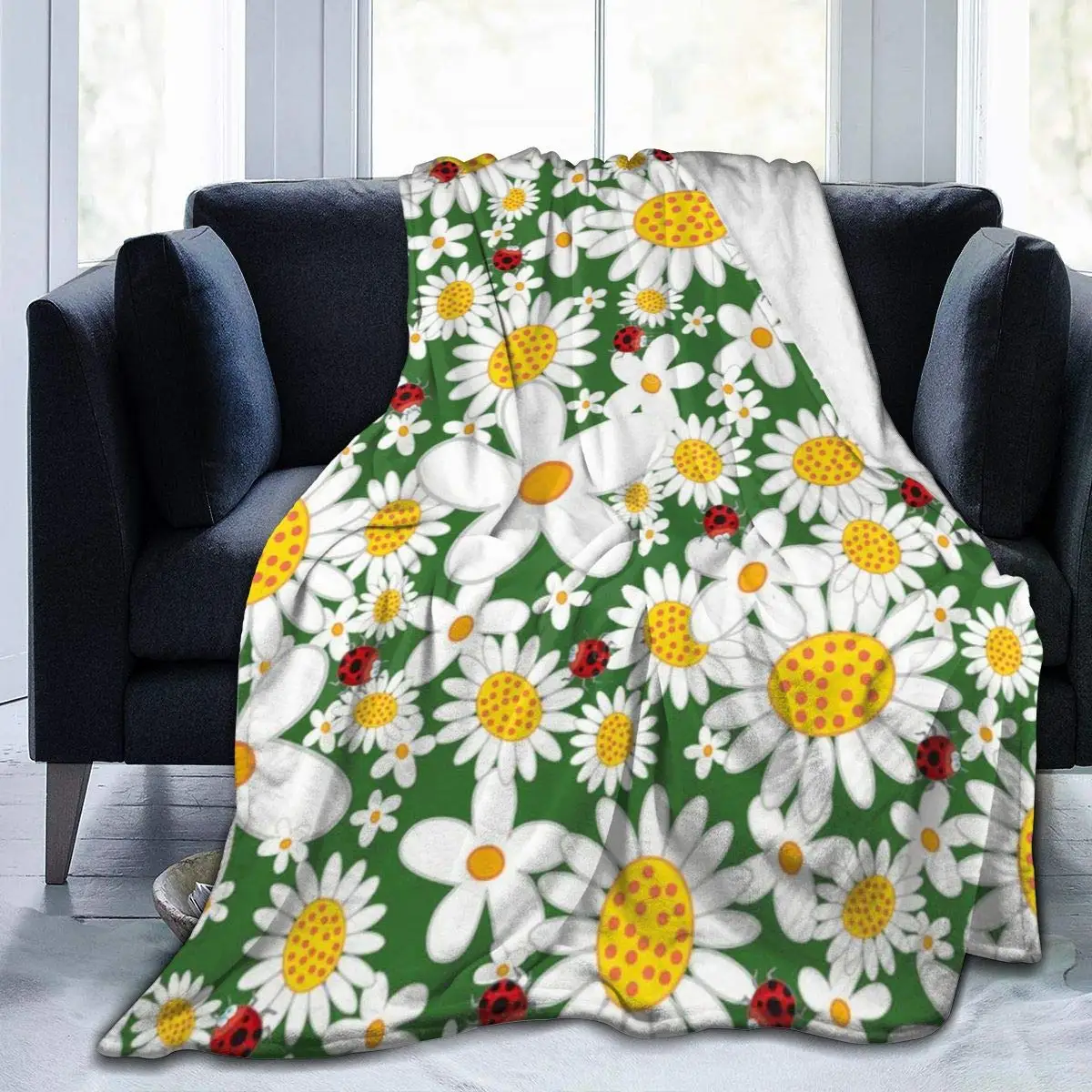 

White Daisies Microfiber Flannel Blankets for Couch, Bed, Sofa Ultra Luxurious Warm and Cozy for All Seasons