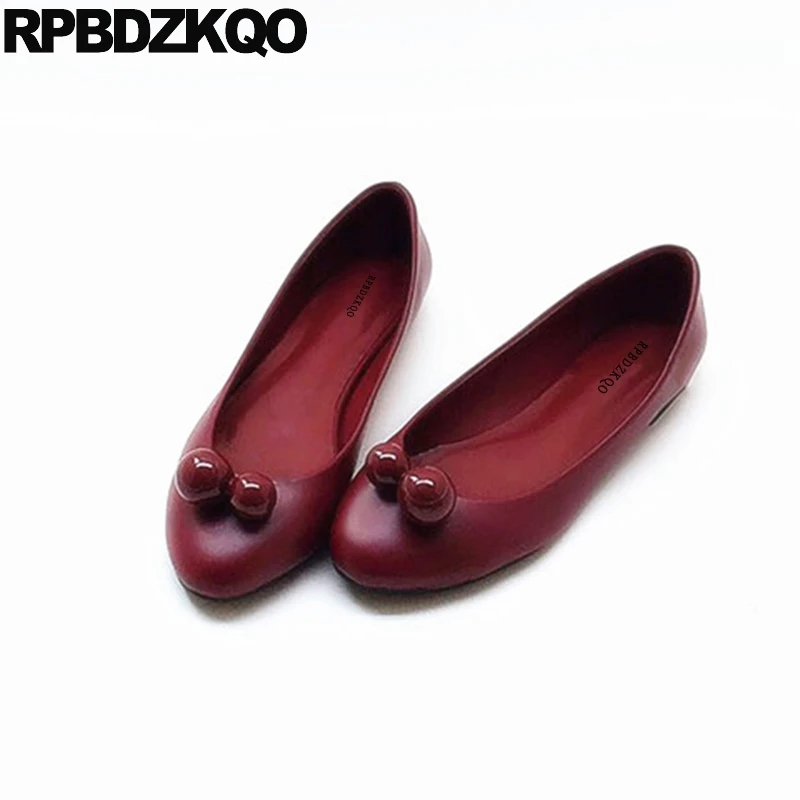 

Designer Women Red Wine China Slip On Chinese Embellished 2021 Latest Ladies Beautiful Flats Shoes Patent Leather Round Toe Drop