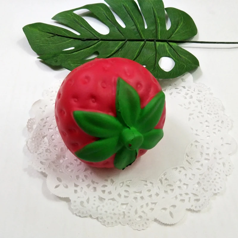 Декомпрессионная игрушка в виде клубники имитация маленького яблока медленно