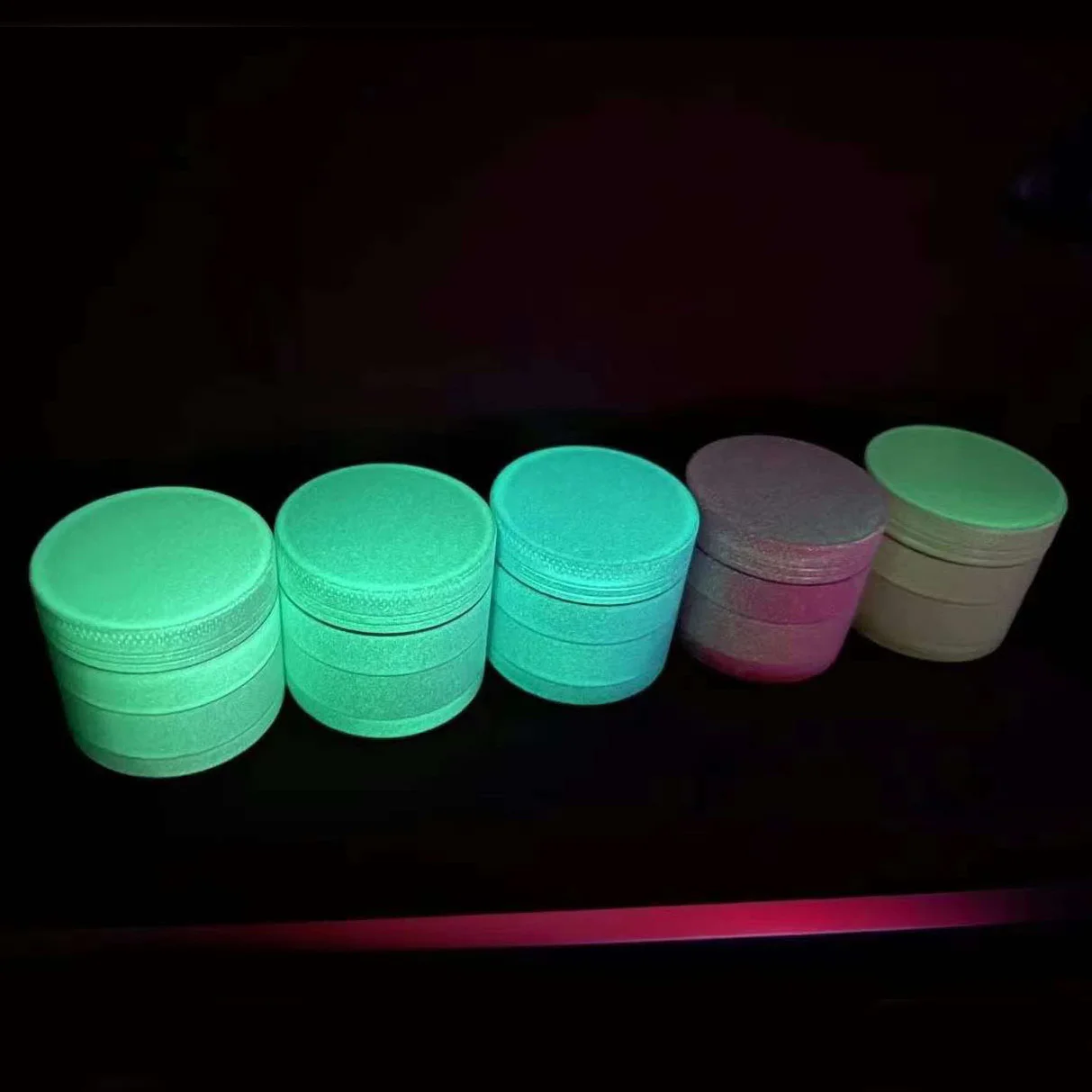 

New Luminous Weed Grinder 4 Layers Glow Herb Grinders Zinc Alloy noctilucent Mill Tobacco Grinding Tool Cigarette Accessories