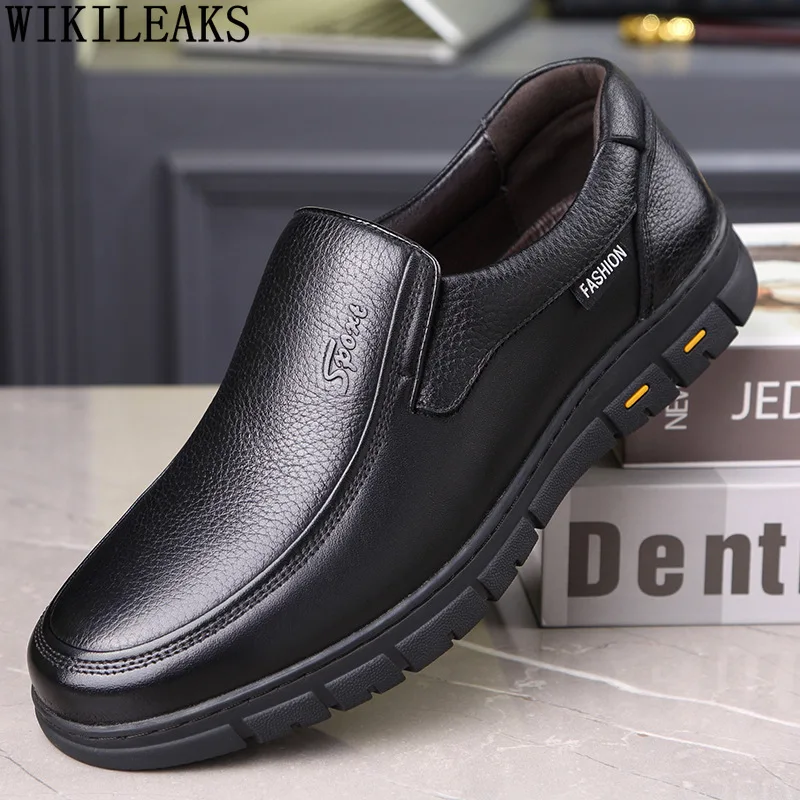

Black Slip on Shoes for Men 2022 Luxury Designer Men Loafers Shoes Round Toe Brown Leather Casual Shoes Men Chaussures De Homme