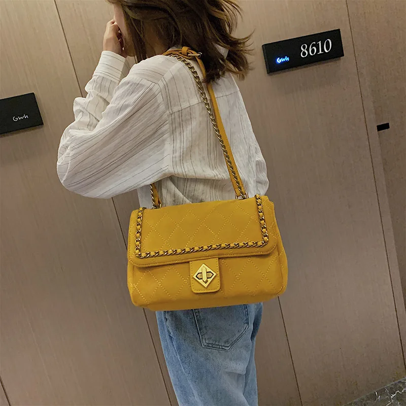 Женская сумка через плечо с цепочкой однотонная небольшая | Багаж и сумки