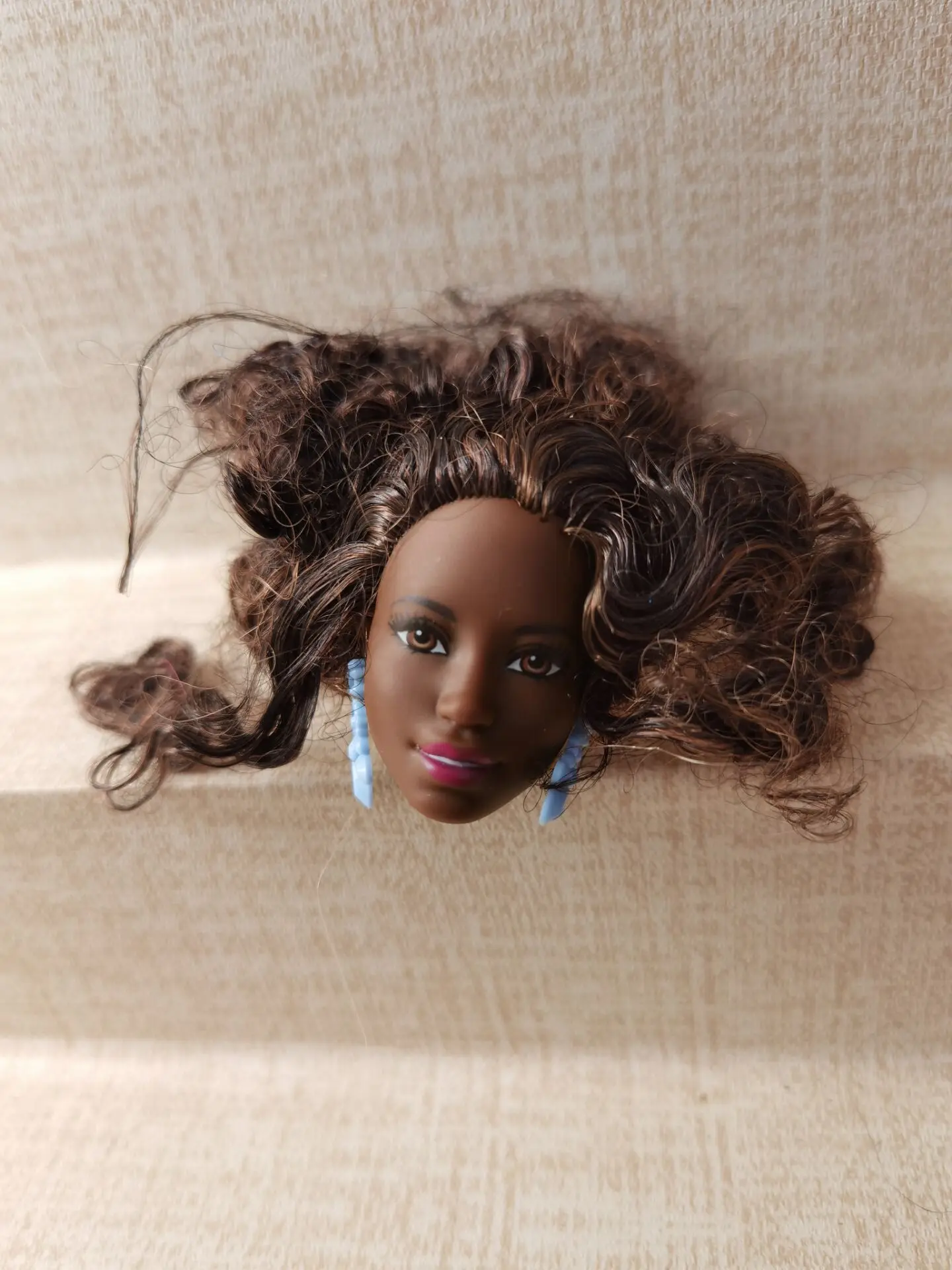 Коллекция выбор стильных головок для кукол барбис серебряные волосы джут