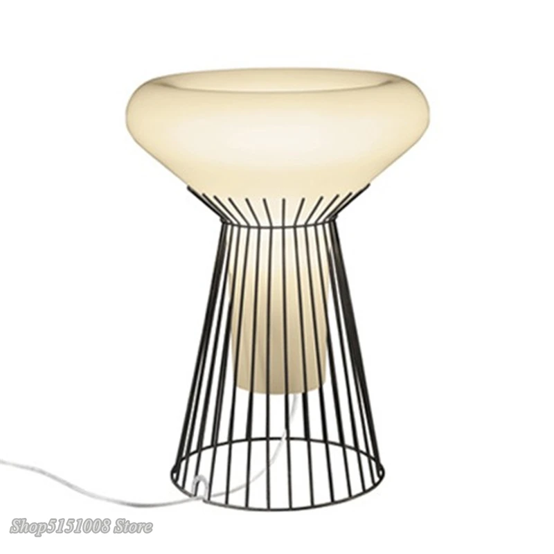 Итальянский дизайн настольная лампа светильник простой современный