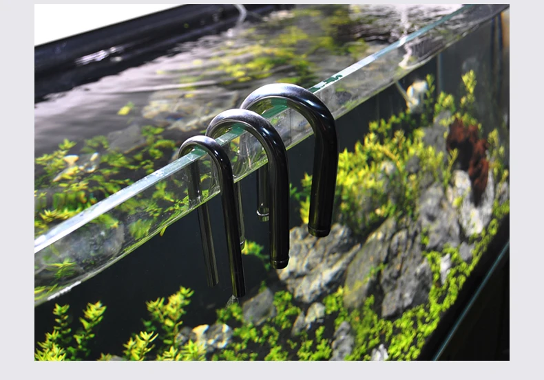 Аквариум из нержавеющей стали входит и выходит водопроводной трубы U-образная