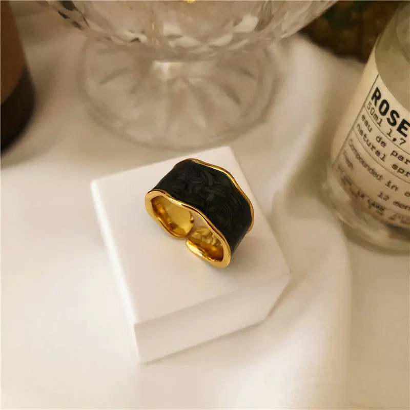 

2021 Fashion French Vintage Enamel Inlaid Gold Rim Irregular Smooth Ring High Quality Handmade Romantic Fashion Couple Rings